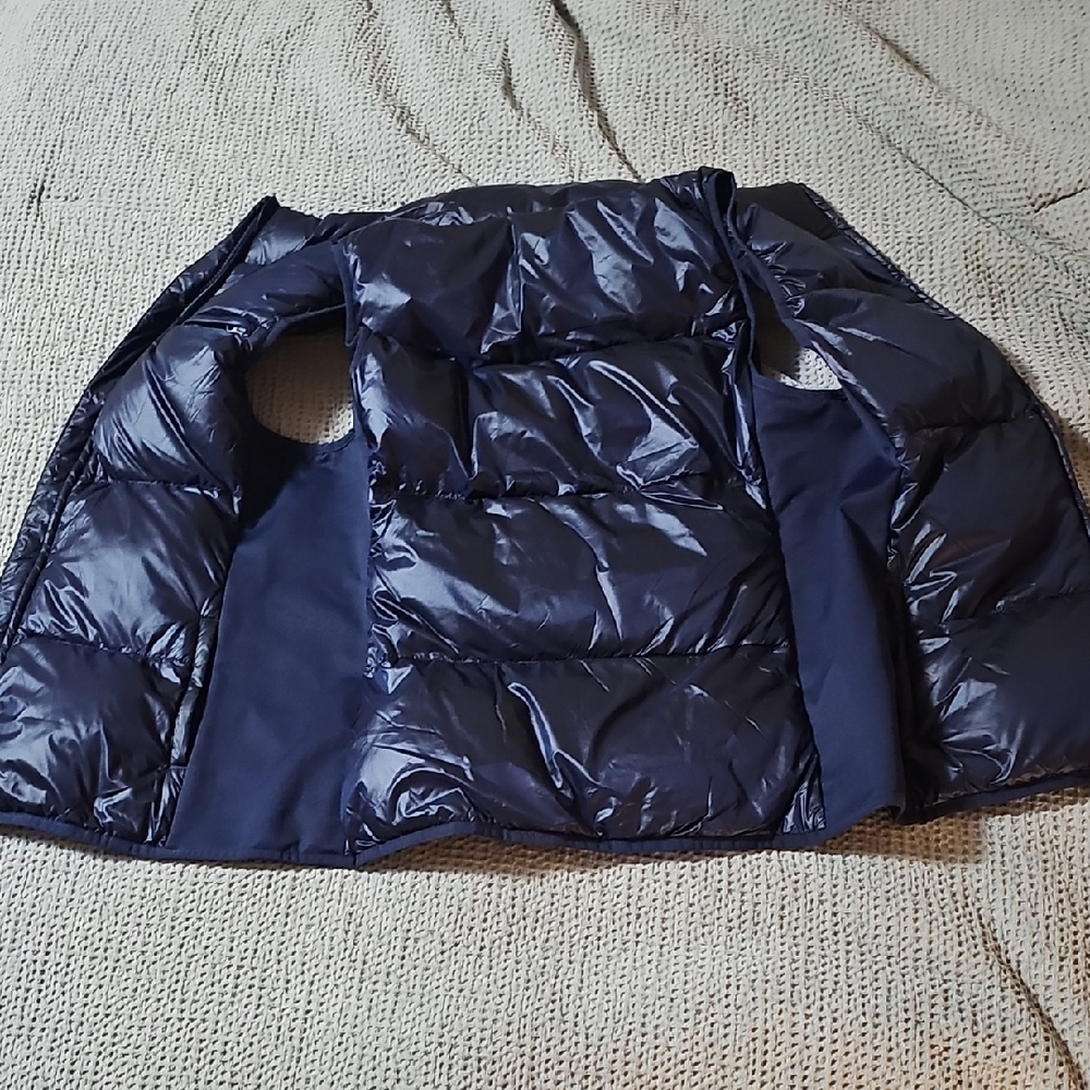 Fabletics Elliot Packable Women's Puffer Vest – Deep Navy (Large) - Picture 15 of 15